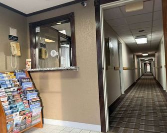 Mid Rest Inn Lexington Ne I-80 - Lexington - Flur