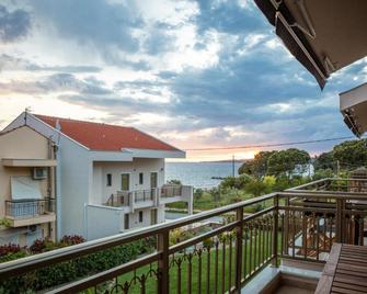 Royalty Suites Seaside - Nikiti - Balcony