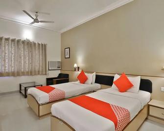Hotel Harmony - Rajkot - Habitación