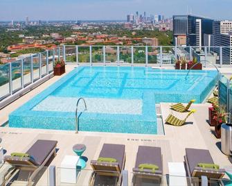 2-bedroom condo in Heart of Texas Medical Center w/ fitness, rooftop pool & more - Houston - Piscine