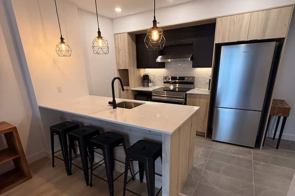 Stylish 1-Bedroom Apartment in Quebec| Prisme - Québec City - Kitchen
