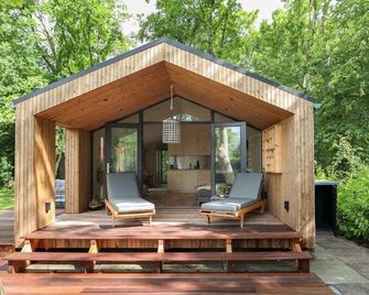 New Hello Zeeland - Watervliet View Lodge - Wissenkerke - Innenhof