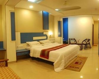 Nayak Beach Resort - Puri - Bedroom