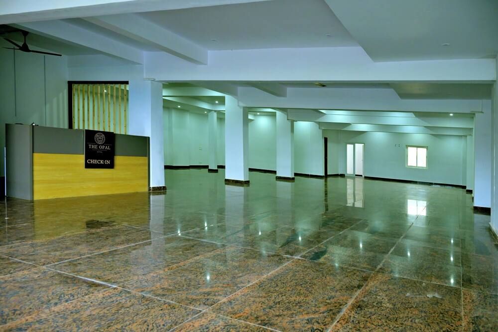 The Opal Hotel - Greater Noida - Lobby
