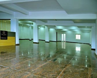 The Opal Hotel - Greater Noida - Lobby
