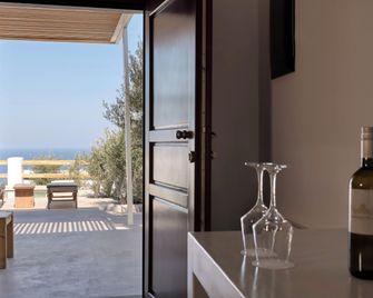 سبليندور هوتل آند سويتس - فيروستيفاني - شرفة