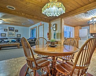 메인 스트리트에 위치한 매력적인 피오체 아파트 : 하이킹 인근! - 피오세 - 다이닝룸