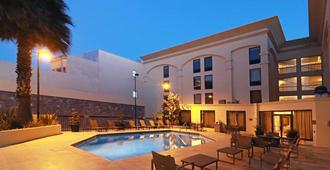 Hampton Inn by Hilton Chihuahua City - Chihuahua - Pool