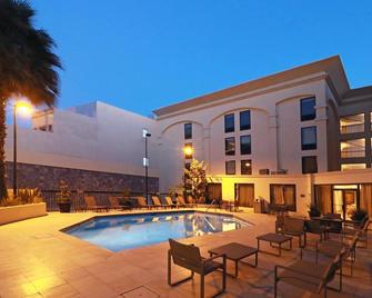 Hampton Inn by Hilton Chihuahua City - Chihuahua - Pool