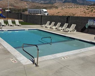 Luxury Rv Camper Southern Utah! - Toquerville - Piscina