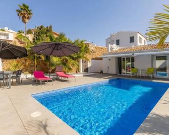 Villa Bennu Lujo y Confort Calpe Centro, playa - Calpe - Zwembad