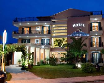 Hotel Grand Nefeli - Vasiliki - Edificio