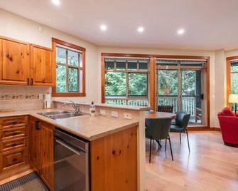 Granite Court by Outpost Whistler - Whistler - Cucina