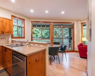 Granite Court by Outpost Whistler - Whistler - Kitchen
