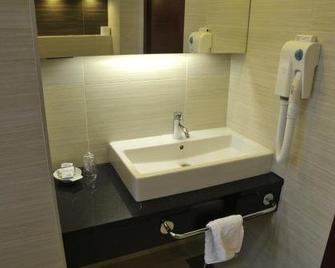 Hotel Central - Vitez - Bathroom