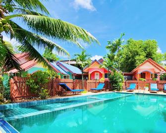 Phaithong Sotel Resort - Chalong - Piscina