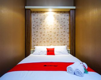 RedDoorz near Simpang Tujuh Kudus - Kudus - Habitación