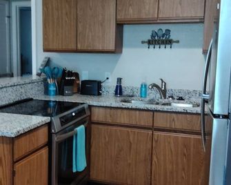 Cozy 1-bedroom apartment with WiFi, AC, located in Old Town Burleson - Burleson - Cucina