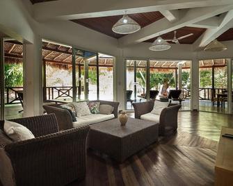 Antsanitia Resort - Mahajanga - Sala de estar