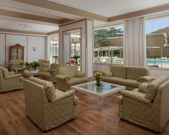 NH Caltagirone Villa San Mauro - Caltagirone - Wohnzimmer