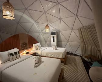 Glamping @ Pebbles & Fins - Kubu - Schlafzimmer