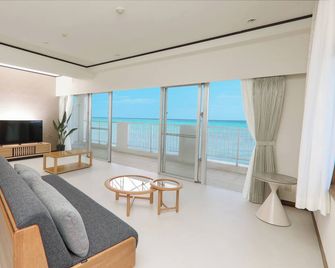 Lazor Sea Resort - Yomitan - Living room