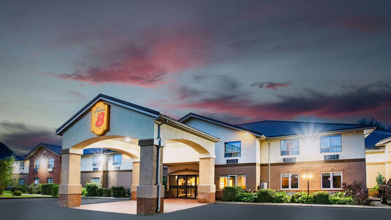 سوبر 8 باي ويندام كورنوول أونتاريو