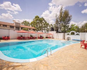 The White Resort Athi River - Athi River - Piscina