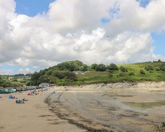 Pugwash Cottage - Falmouth