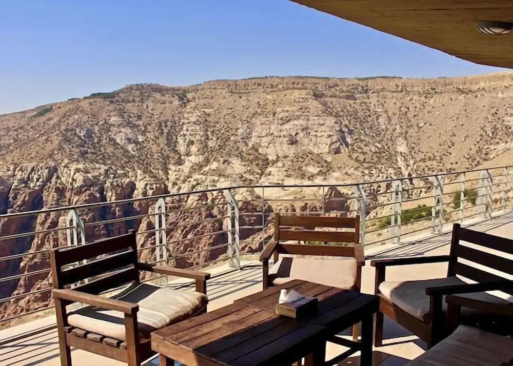 دانا غيست هاوس