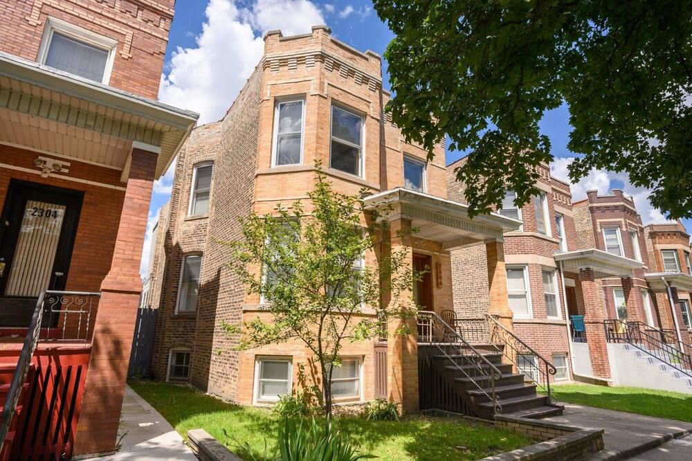Jumbo 3bd In Hot Logan Square! - Chicago - Building