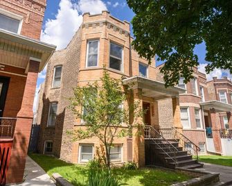 Jumbo 3bd In Hot Logan Square! - Chicago - Edifício