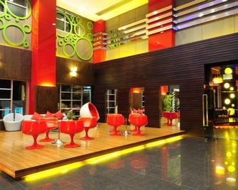 โรงแรมวาสิฏฐี ซิตี้ โฮเทล - สุพรรณบุรี - ล็อบบี้