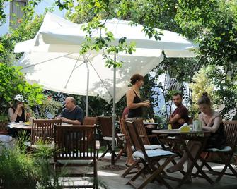 Hotel Gulec - Bodrum - Patio