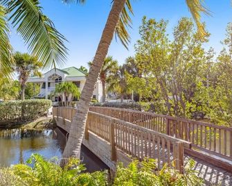 The Saint Kitts Suite - Sunrise Suites - Key West