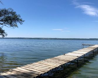 Fully Furnished Seneca Lake Lakefront Rental - Romulus - Playa