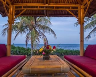 Toyabali - Resort - Kubu - Patio