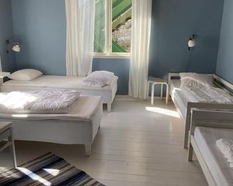 Kustnära Vandrarhem - Hamburgsund - Schlafzimmer