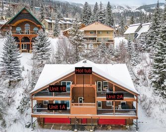 Ski in Ski out, well appointed 4 bed, 4 bath, with hot tub and lake views! - Sandpoint - Bâtiment