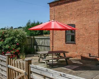Stables Cottage - Oakham - Patio