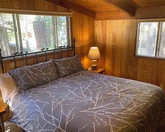 Cutter's Edge - Wawona - Bedroom