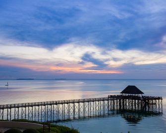 Sea Cliff Resort & Spa - Mangapwani - Bar