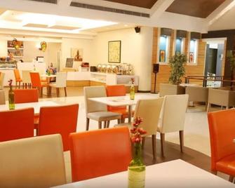 Circle Inn Hotel and Suites Bacolod - Bacolod - Ravintola