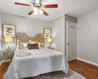 Serenity Pointe - Close to everything - New Orleans - Bedroom