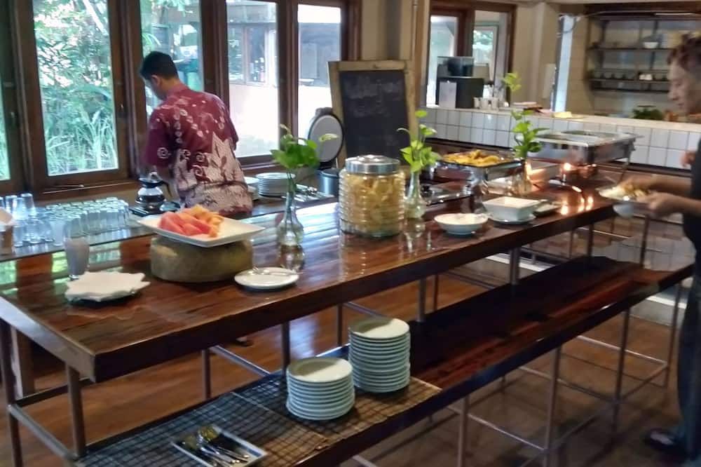 Rumah Turi Green Boutique Hotel - Surakarta - Buffet