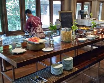 Rumah Turi Green Boutique Hotel - Surakarta - Buffet