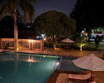 Hotel Grand Situ Buleud - Purwakarta - Pool