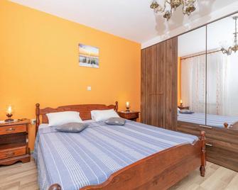 Lovely Apartment In Senj With Wifi - Senj - Sypialnia