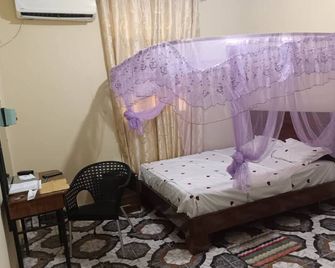 Congo Logement Apparemment Meublé Près du Parlement de Kinshasa a Beau-vent - Kinshasa - Bedroom