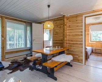 Koskenniska, vaikon loma 1 by Interhome - Kaavi - Comedor